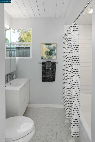 4136 Phoenix St., Concord, California 94521-1808
