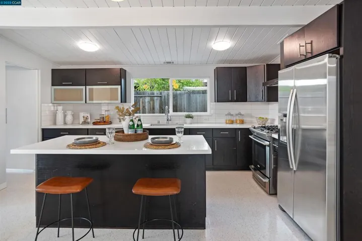 4136 Phoenix St., Concord, California 94521-1808