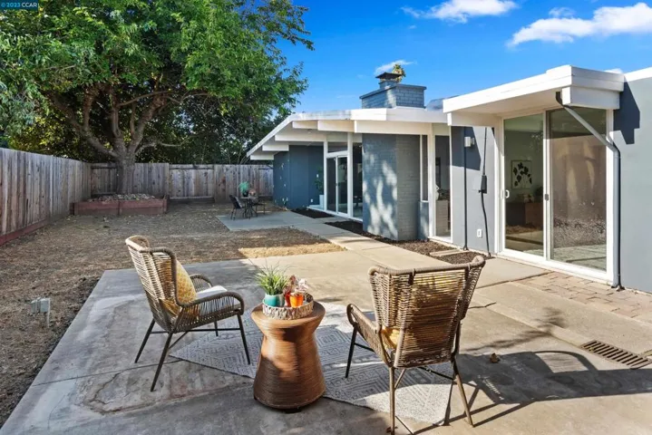 4136 Phoenix St., Concord, California 94521-1808