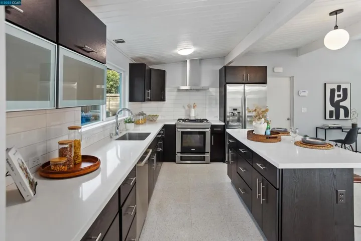 4136 Phoenix St., Concord, California 94521-1808