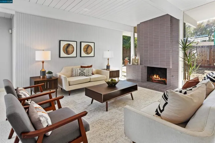 4136 Phoenix St., Concord, California 94521-1808