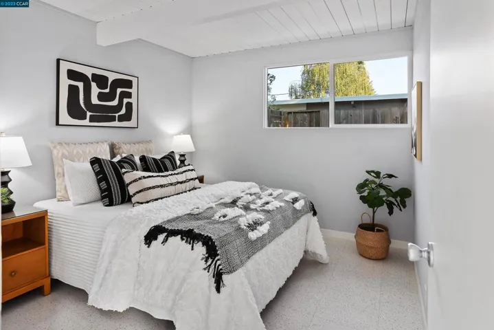 4136 Phoenix St., Concord, California 94521-1808