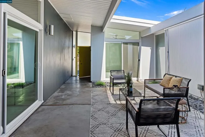 4136 Phoenix St., Concord, California 94521-1808