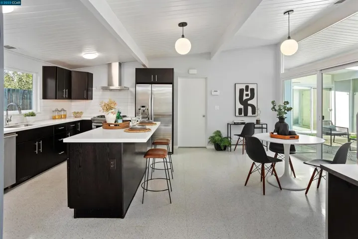 4136 Phoenix St., Concord, California 94521-1808