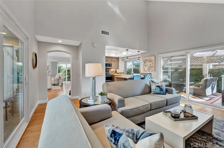 3492 Wimbledon Way, Costa Mesa, California 92626