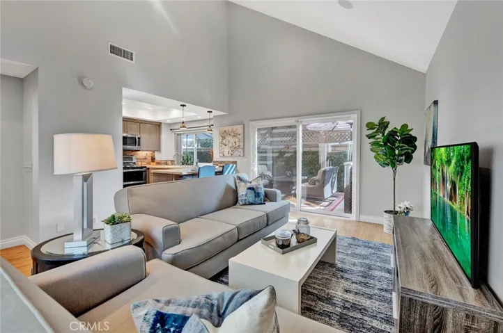 3492 Wimbledon Way, Costa Mesa, California 92626