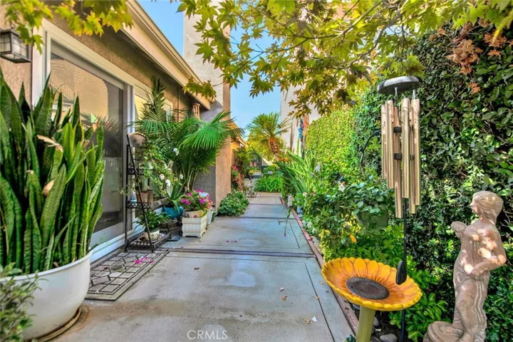3492 Wimbledon Way, Costa Mesa, California 92626