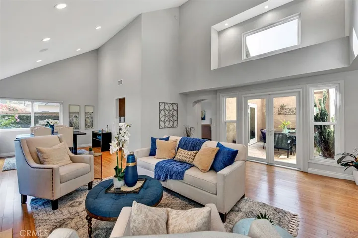3492 Wimbledon Way, Costa Mesa, California 92626