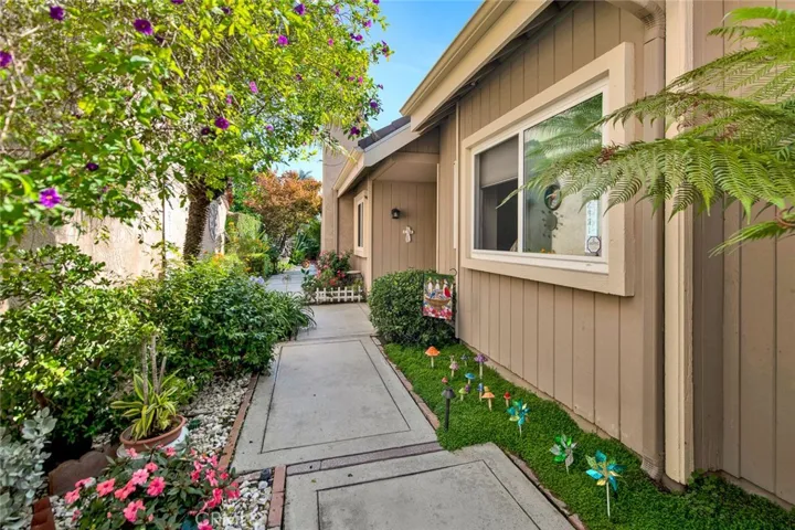 3492 Wimbledon Way, Costa Mesa, California 92626