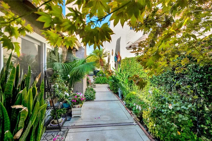 3492 Wimbledon Way, Costa Mesa, California 92626