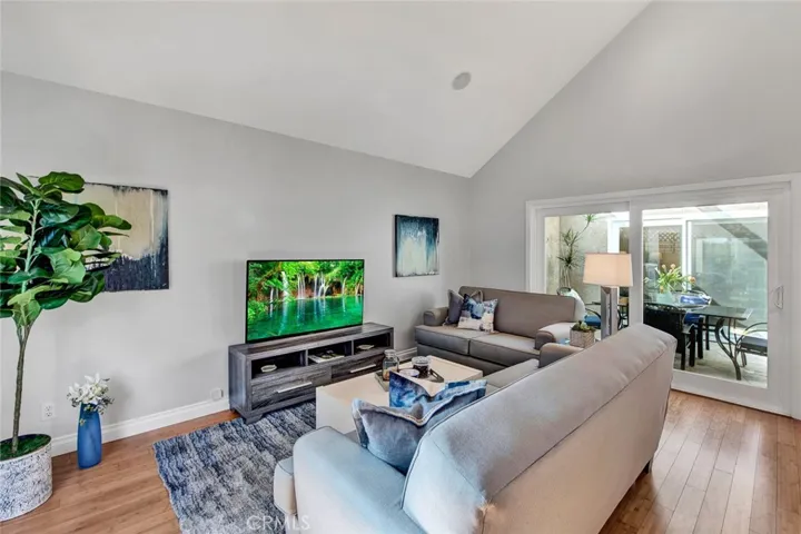 3492 Wimbledon Way, Costa Mesa, California 92626