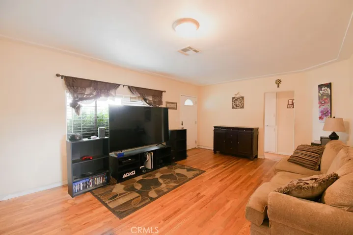 534 W Randall Avenue, Rialto, California 92376