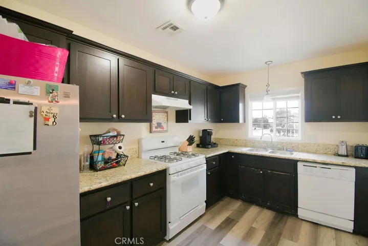 534 W Randall Avenue, Rialto, California 92376