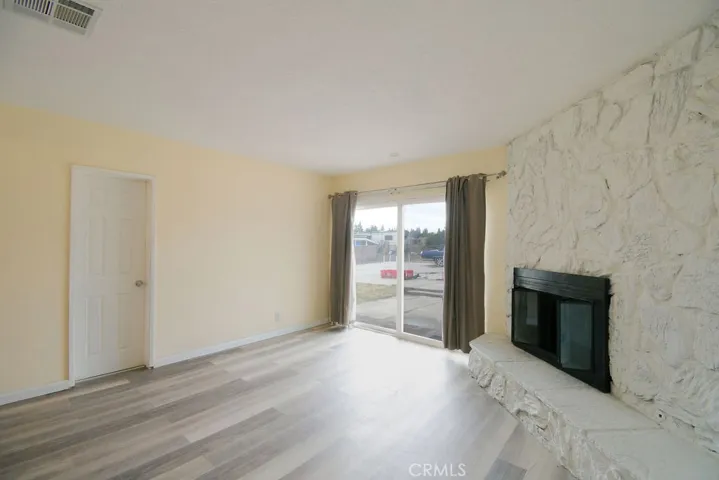 534 W Randall Avenue, Rialto, California 92376