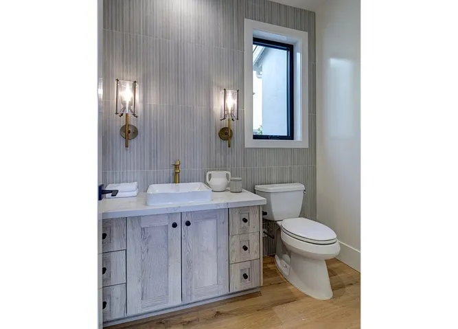 504 Acacia Avenue, Corona Del Mar, California 92625