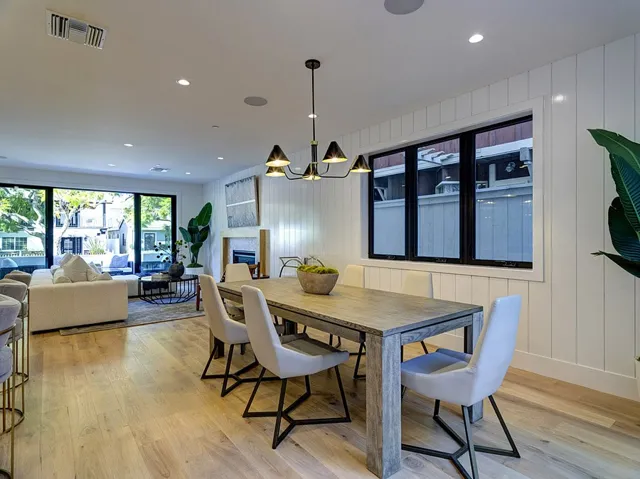 504 Acacia Avenue, Corona Del Mar, California 92625