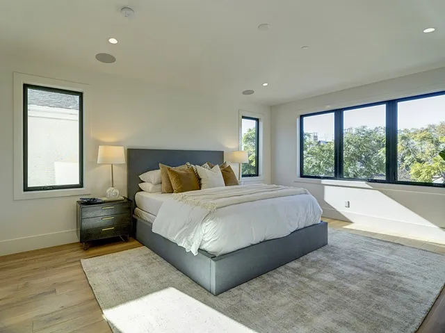 504 Acacia Avenue, Corona Del Mar, California 92625