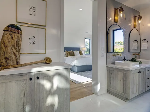 504 Acacia Avenue, Corona Del Mar, California 92625