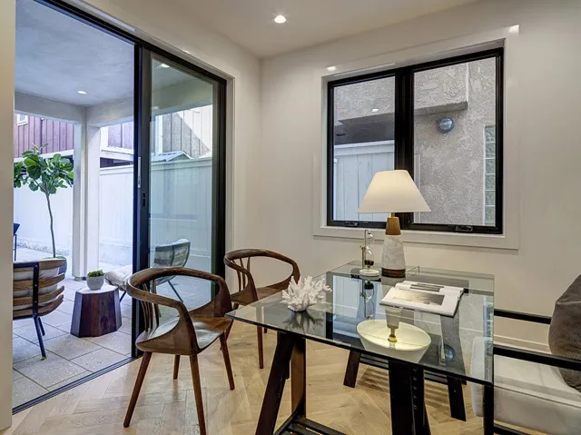 504 Acacia Avenue, Corona Del Mar, California 92625