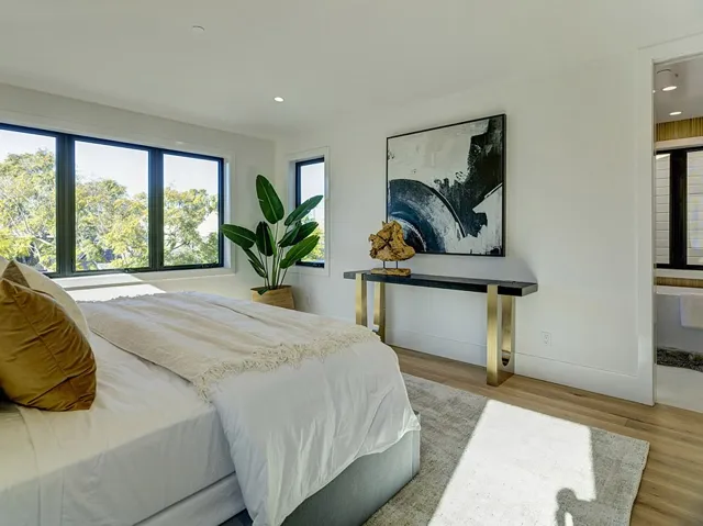 504 Acacia Avenue, Corona Del Mar, California 92625