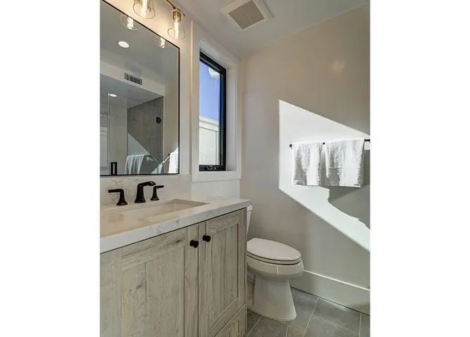 504 Acacia Avenue, Corona Del Mar, California 92625