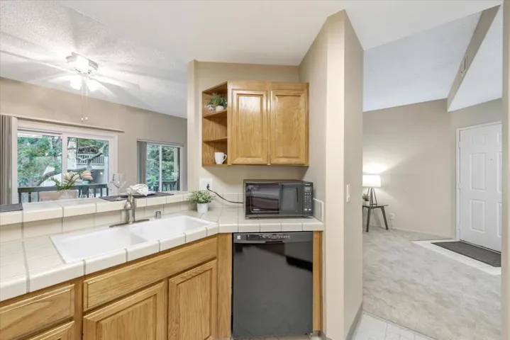 1902 Miraplaza Court Unit 28, Santa Clara, California 95051
