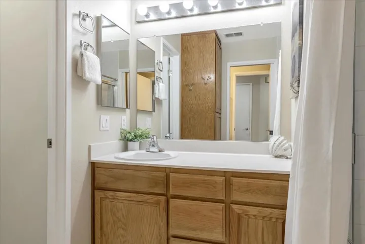 1902 Miraplaza Court Unit 28, Santa Clara, California 95051