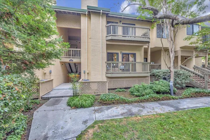 1902 Miraplaza Court Unit 28, Santa Clara, California 95051