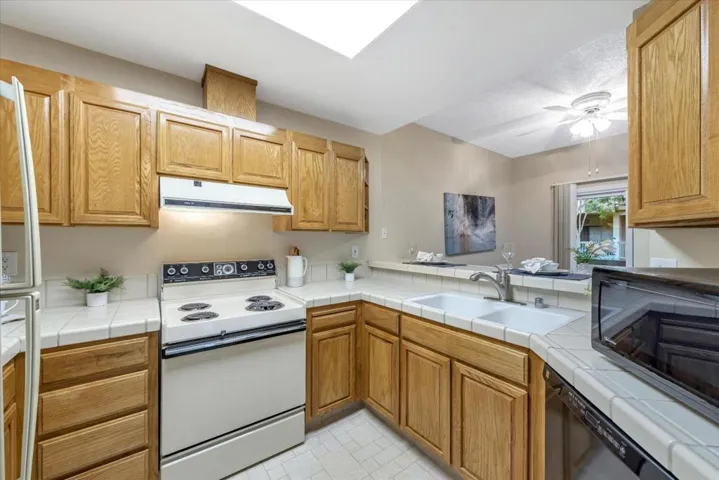 1902 Miraplaza Court Unit 28, Santa Clara, California 95051