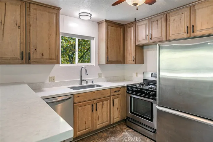 27950 St Bernard Lane, Lake Arrowhead, California 92352