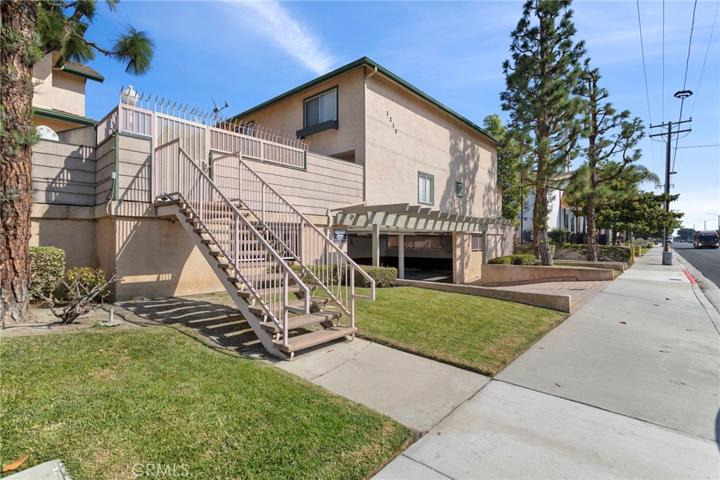 1235 E Carson Street Unit 4, Carson, California 90745