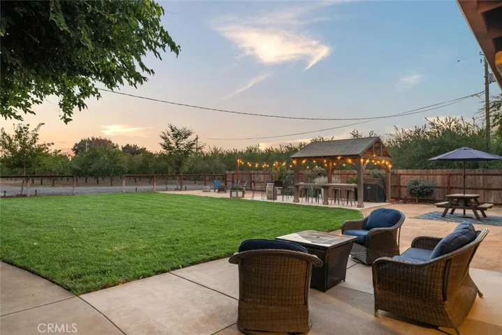 Entertainers Back yard!