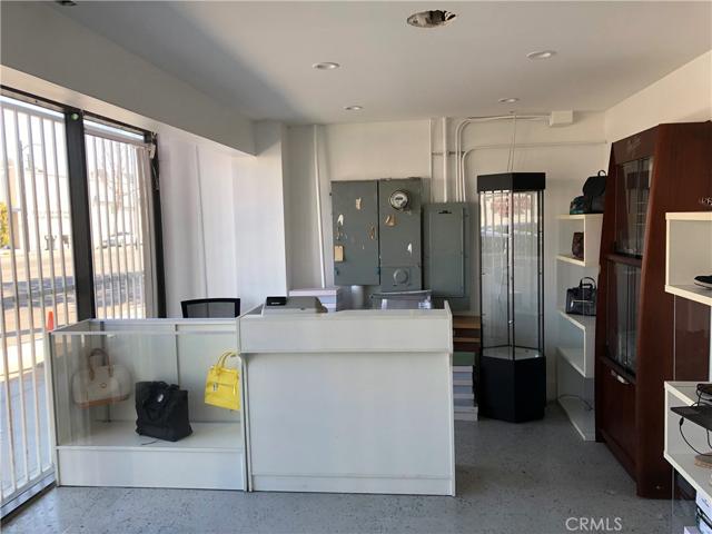 7325 Reseda Boulevard, Reseda, California 91335