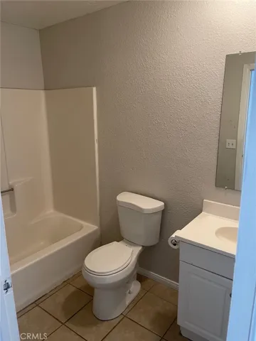 11825 Riggins Road, Phelan, California 92371