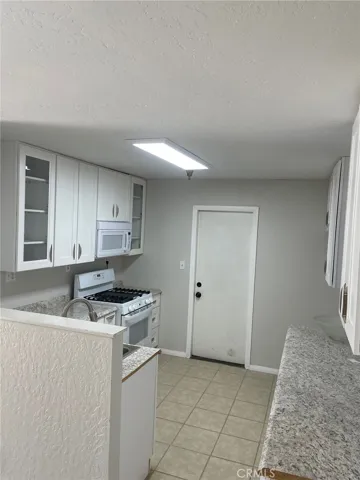 11825 Riggins Road, Phelan, California 92371
