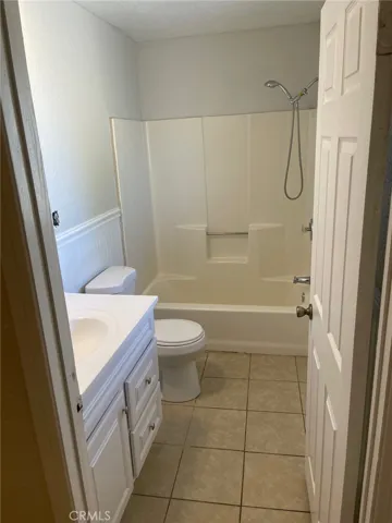11825 Riggins Road, Phelan, California 92371