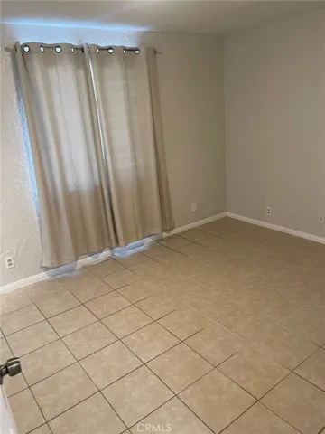 11825 Riggins Road, Phelan, California 92371
