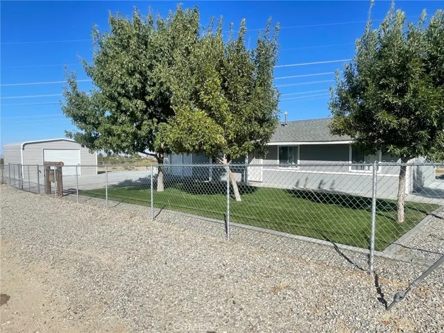 11825 Riggins Road, Phelan, California 92371