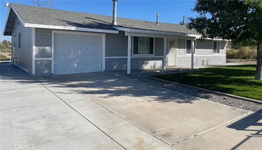 11825 Riggins Road, Phelan, California 92371