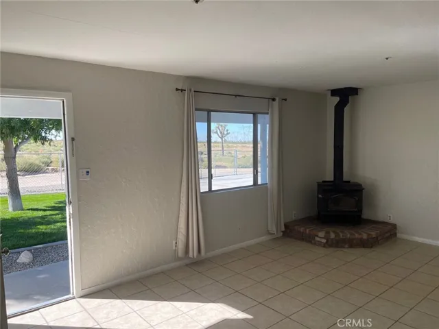 11825 Riggins Road, Phelan, California 92371