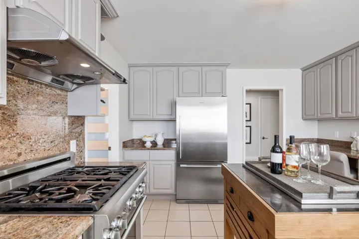 86 Cliffside Drive, Daly City, California 94015