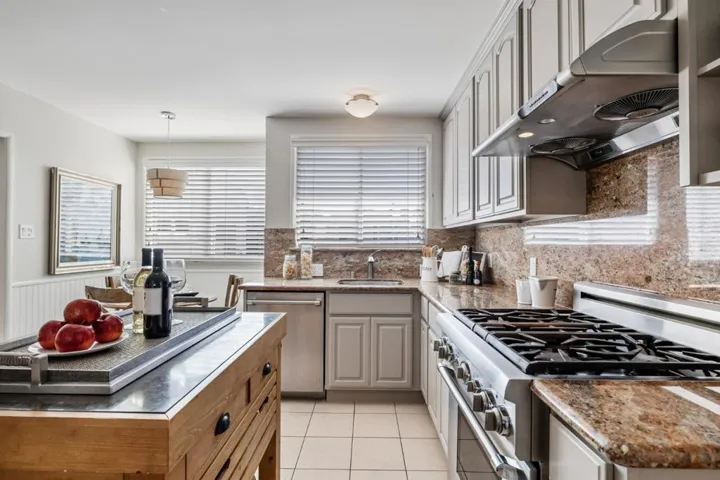 86 Cliffside Drive, Daly City, California 94015