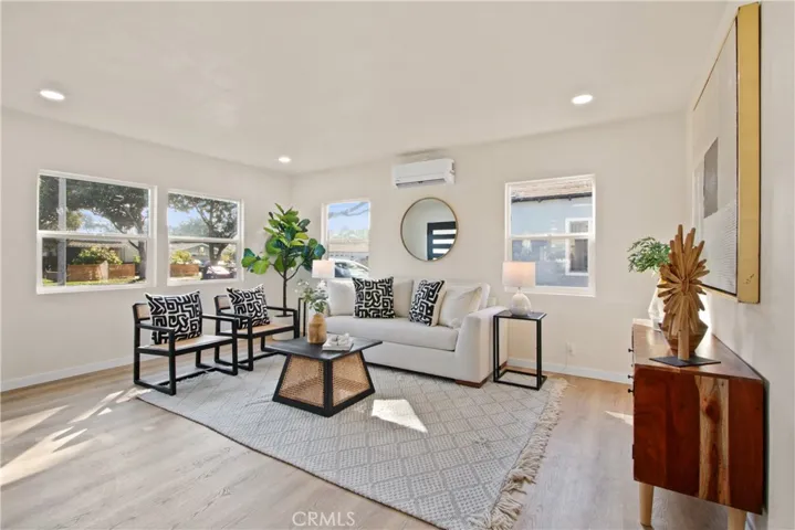 2861 Delta Avenue, Long Beach, California 90810