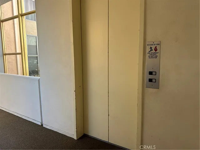5429 Newcastle Avenue 213, Encino, California 91316