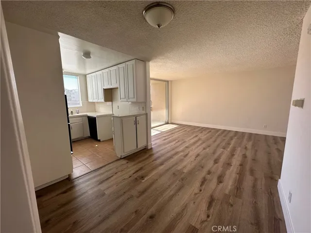 5429 Newcastle Avenue 213, Encino, California 91316