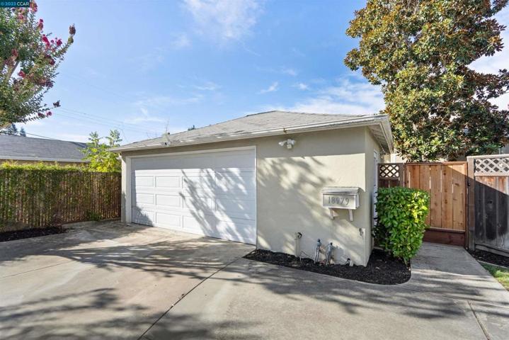 18981 Lake Chabot Rd, Castro Valley, California 94546