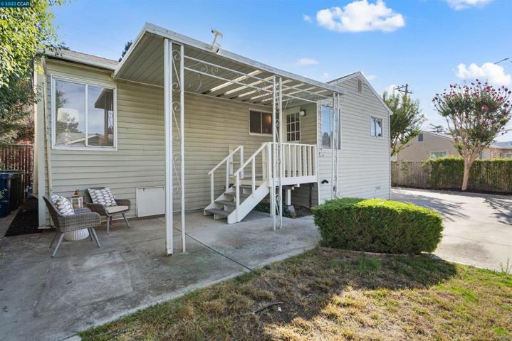 18981 Lake Chabot Rd, Castro Valley, California 94546