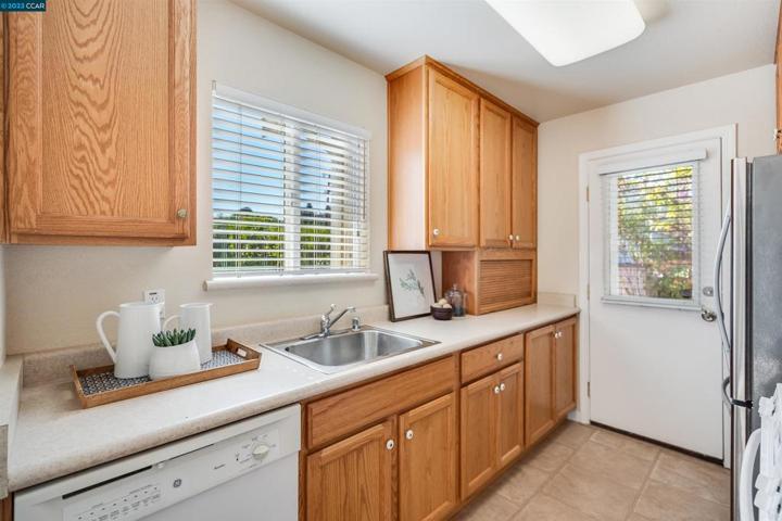 18981 Lake Chabot Rd, Castro Valley, California 94546
