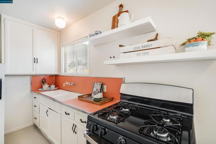 18981 Lake Chabot Rd, Castro Valley, California 94546