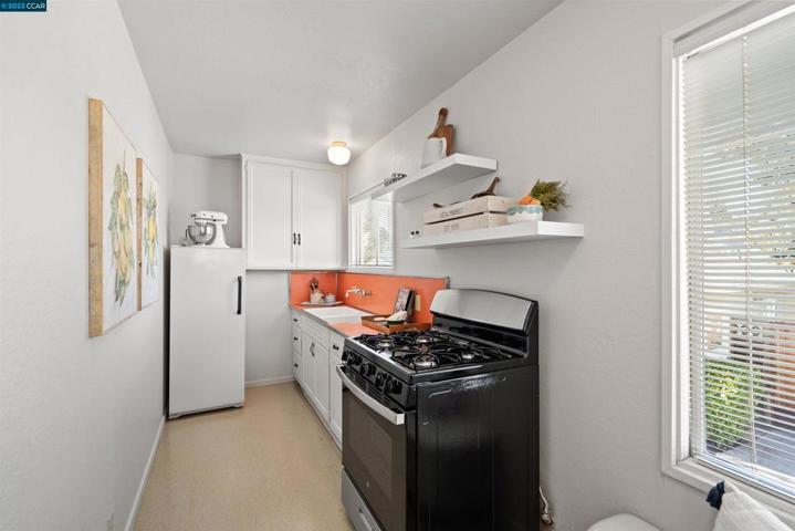 18981 Lake Chabot Rd, Castro Valley, California 94546